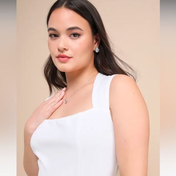 Lulus Enticing Endeavors White Jumpsuit size M in the color white NWT - Picture 9 of 10